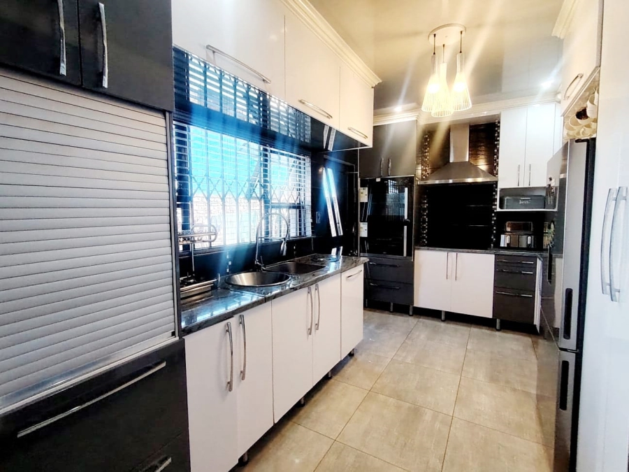 4 Bedroom Property for Sale in West Bank Eastern Cape